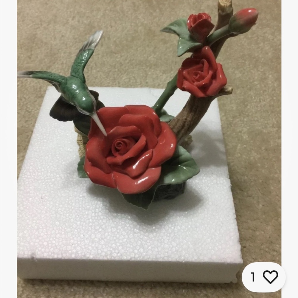 ALWAYS & FOREVER COLLECTABLE  RED ROSE WITH HUMMINGBIRD  FIGURINE NIB